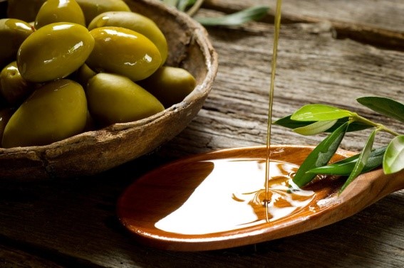 四＞一瓶簡單的橄欖油，多樣化的功效不簡單