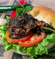 Burger Ray個性漢堡士林二店開賣！加勒比海「巫毒雞腿堡」激辣登場