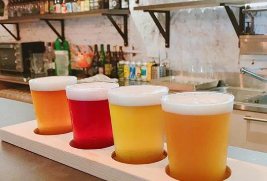 【下班喝一杯特搜】2018台北十大精釀啤酒餐廳推薦 吃雞翅喝啤酒就是爽！
