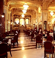 【布達佩斯】百年咖啡館 等待旅人看見她美麗與哀愁