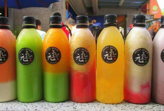 【今年夏天台灣超夯的夢幻漸層變色飲料，想要在IG獲得超多讚就靠它啦~】