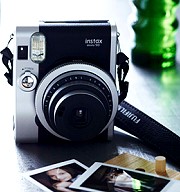 保存當下的美麗的另一種方法 – FUJI Instax mini 90