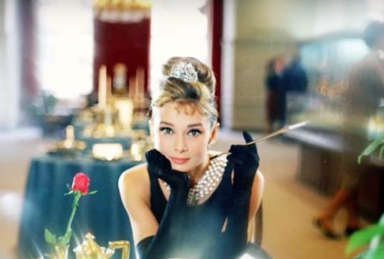 【新聞】全世界最大黃鑽石「戴」走奧黛莉赫本 情定《真愛Tiffany》