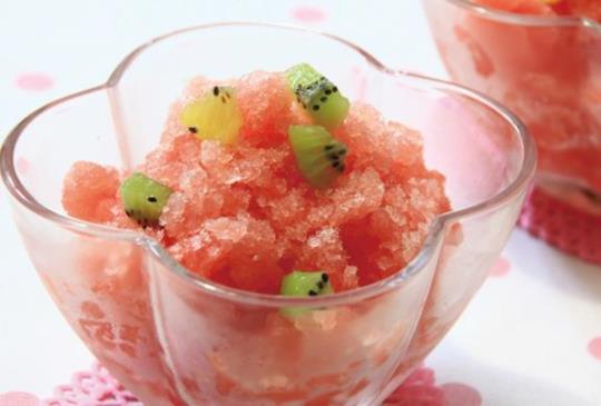 【讓夏天充滿回憶的西瓜蜂蜜義式冰沙】~女生愛美食