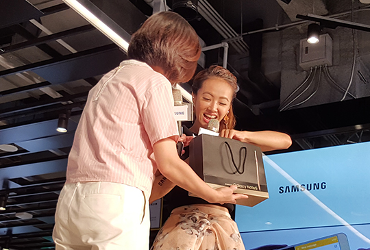 三星 GALAXY Note 5 首賣在台灣，代言人蔡依林現身贈好禮