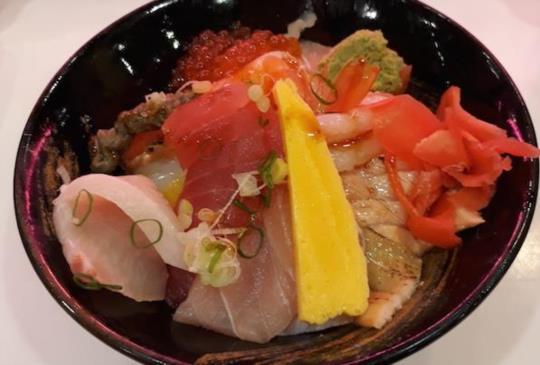 鮮甜的海鮮丼太～迷人 日本人都說讚的朝日壽司