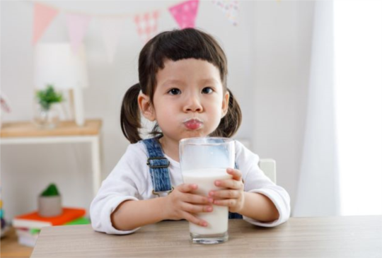 小農鮮奶受青睞  開學季家庭訂單成長六成多
