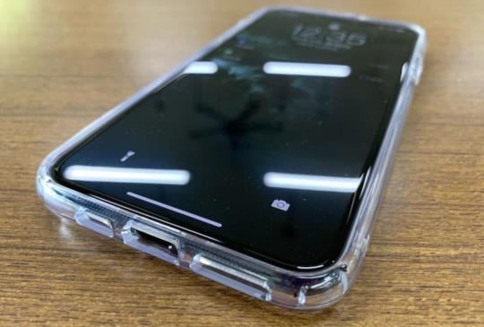 iPhone 11 Pro Max 保護殼比一比，Apple 官方殼 vs Just Mobile