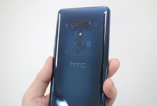 HTC U12+ 透視藍 128GB 由中華電信獨家資費開賣