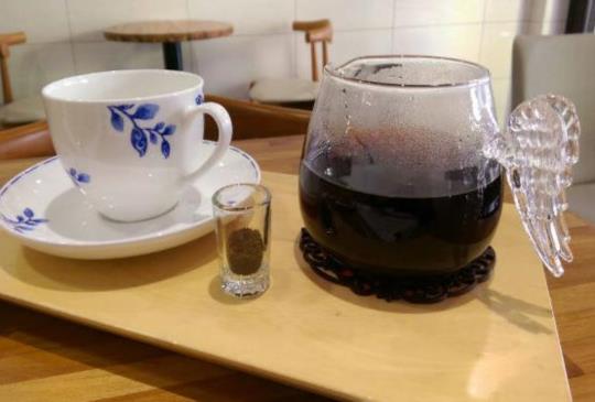 【具備了所有美好下午茶的條件，不能再錯過它了！】新竹圓環《花神Cafe自家烘焙咖啡》