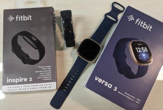 內建 GPS 智慧手錶 Fitbit Versa 3 開箱體驗，同場加映智慧手環 Inspire 2