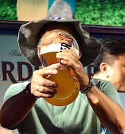 周末狂歡夜！暢飲艾丁格小麥白啤酒 歡慶艾丁格德國啤酒節！