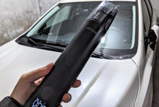 車內清潔加補胎壓一機搞定的便利好物　abee 2IN1 無線手持吸塵器自動打氣機開箱試用