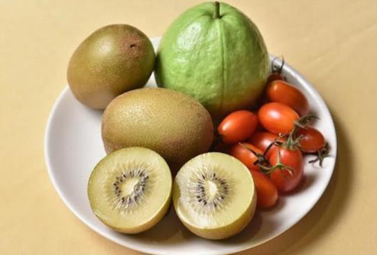 【逾7成國人水果攝取不足  三蔬二果外 更要注意高維C蔬果的攝取】