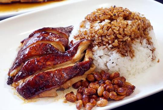 新加坡米其林一星小販 【了凡香港油雞飯麵】庶民美味只要便當價！