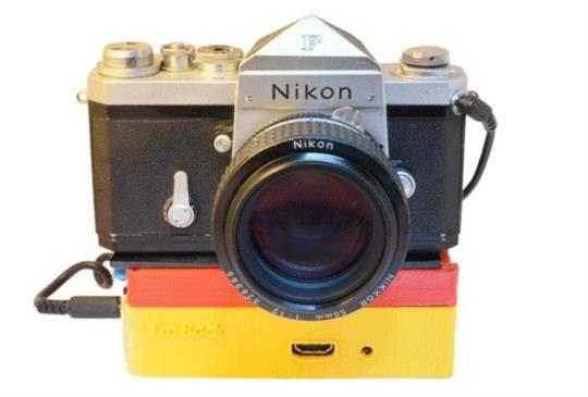 傳統底片相機收藏家的喜訊，一個裝置就可把它變成數位相機