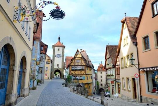 【德國羅騰堡】走入中古世紀童話小鎮 遇見穿越時空豪飲慶典