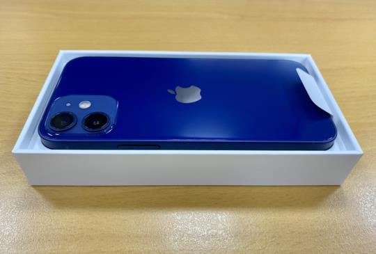 iPhone 12 mini 藍色，上市首日快速開箱