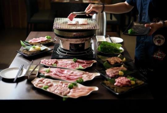 引進日本燒肉居酒屋文化 經典調味醬吃法獨樹一格