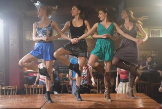【新聞】美裔舞者琪南坎帕 大銀幕處女作《舞力重擊》高難度舞步全親自上陣