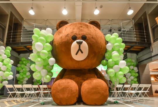 LINE 台灣全新辦公室落成，4 公尺高 Mega Brown 超大熊大同步現身