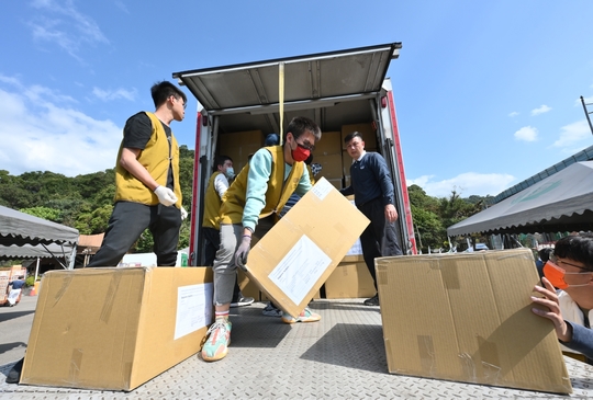 上萬台灣志工打包3萬箱物資  以愛援助土國賑災