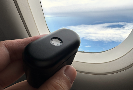 離地 35,000 英呎開箱 MONTBLANC 首款 In-Ear 無線藍牙耳機 MTB 03