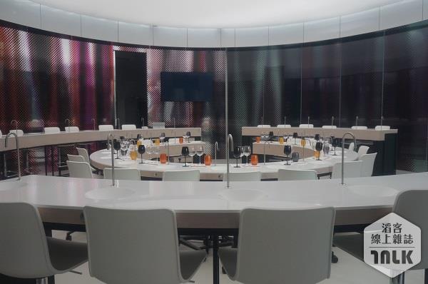 wine tasting room