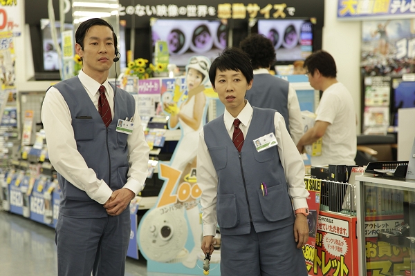 天馬行空0821新聞照：加瀨亮(左)飾演龜梨和也的機車上司