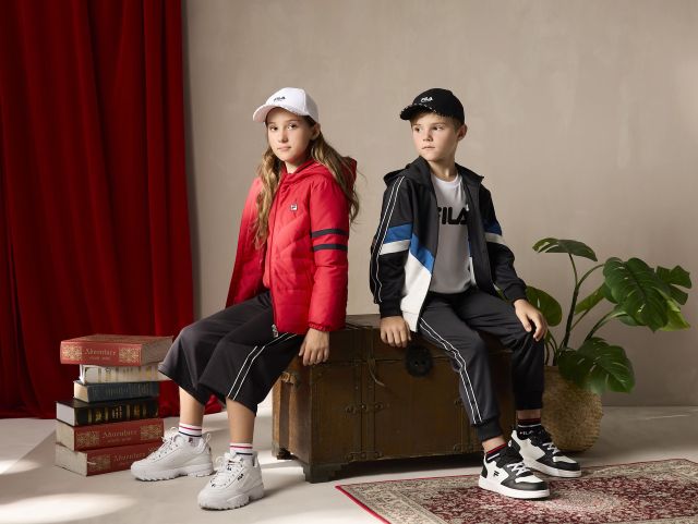 FILA KIDS為家庭中的大小寶貝精心打造聖誕與跨年穿搭.jpg