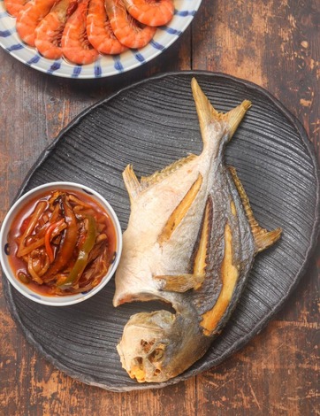 紅燒黃金鯧魚與醉蝦.jpg