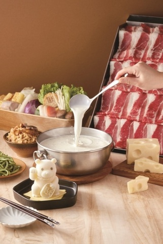 聚日式鍋物札幌熊起司牛奶鍋人氣超高，造型超萌好拍。 (1)