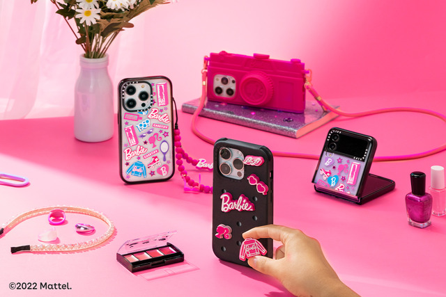 Barbie 聯名系列推出全新扣飾手機殼.jpg