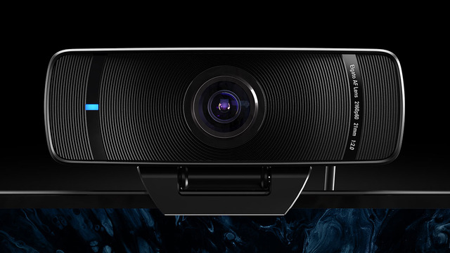 Facecam Pro採用專業攝影棚等級的f:2.0 21毫米自動對焦鏡頭.jpg
