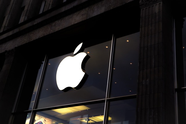 蘋果10月以過半的市佔率排名第一.jpg