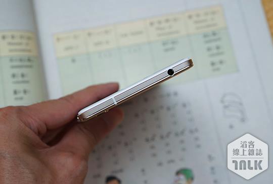 OPPO R7 外型 5.JPG