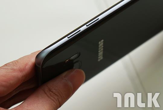 Samsung Galaxy S7 edge 外觀 8.JPG