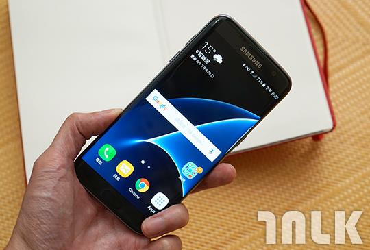 Samsung Galaxy S7 edge 外觀 10.JPG