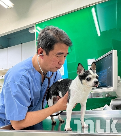 1 楊孝柏獸醫師表示，定期帶寵物做健檢，是確保他們健康的重要關鍵。.jpg