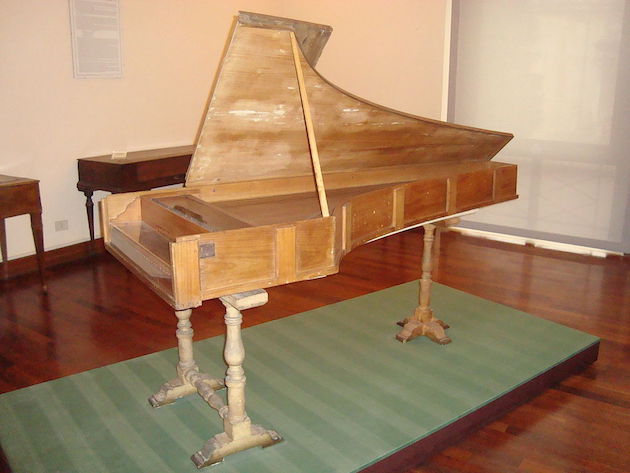 GDpiano1024px-Piano_forte_Cristofori_1722.JPG